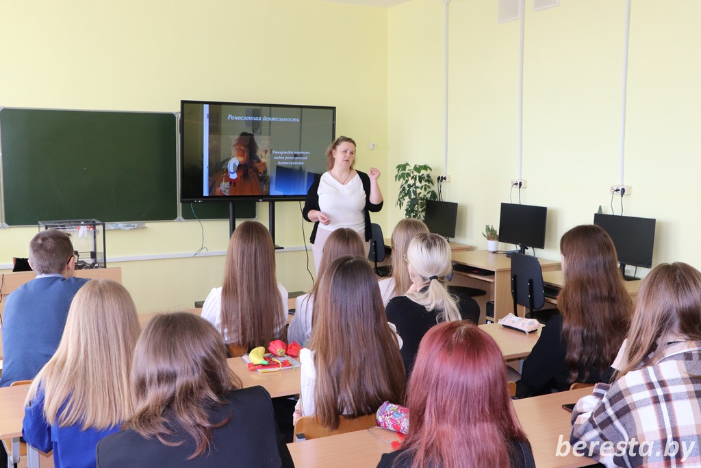 Гродненская стартап-школа провела встречу со старшеклассниками Большеберестовицкой средней школы