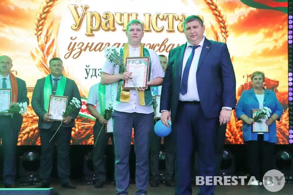 Сила в людях и земле. В агрогородке Олекшицы открылся районный фестиваль тружеников села “Дажынкі-2026”