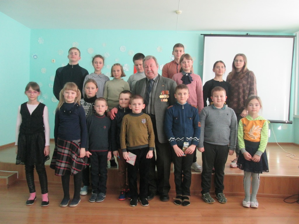 В Стародворецком яслях - саду – базовой школе прошли тематические мероприятия ко Дню защитников Отечества