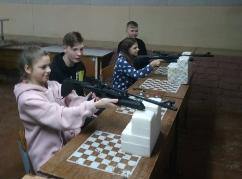 Весело и интересно проходит шестой школьный день в Большеберестовицкой средней школе