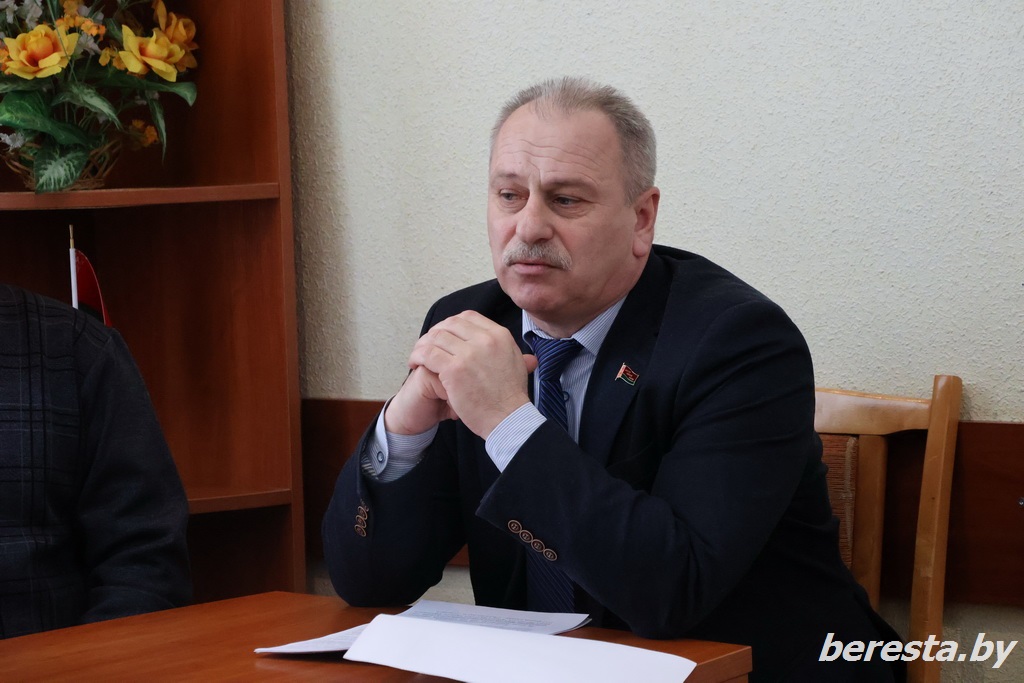 Председатель Берестовицкого районного Совета депутатов Павел Панкевич встретился с коллективом РСУП «Олекшицы»