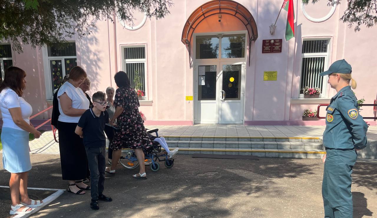 Спасатели провели тренировочную эвакуацию  в Берестовицком центре коррекционно-развивающего обучения и реабилитации