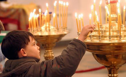 Православные верующие сегодня празднуют Сретение Господне