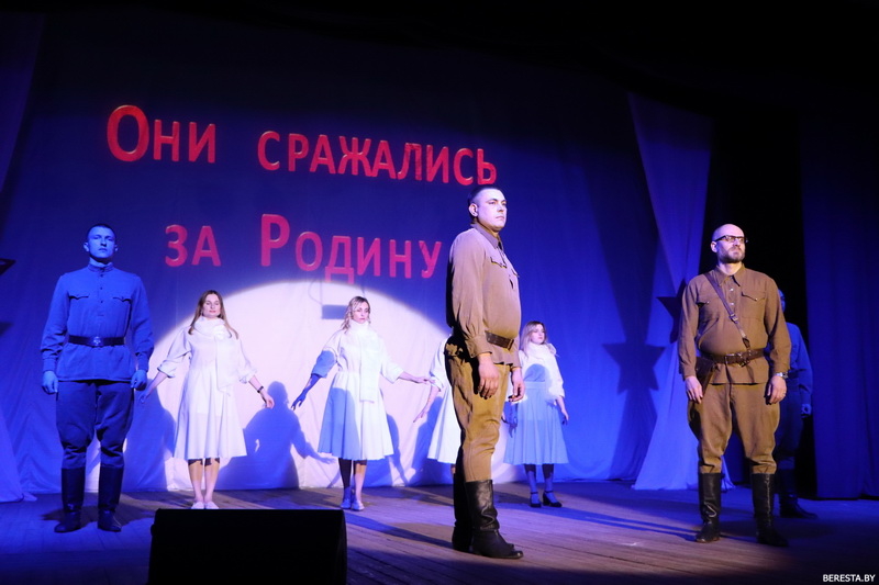 В Большой Берестовице состоялся праздничный концерт, посвященный Дню защитников Отечества, и дан старт областному проекту «Память. Единство. Победа»