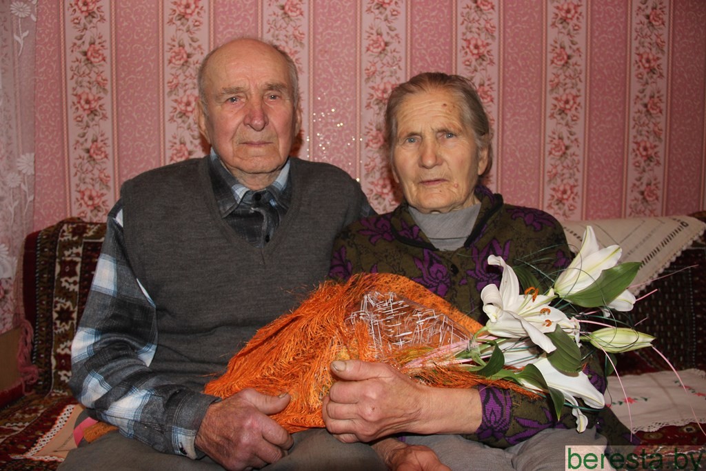 60-гадовы юбілей шлюбу адзначылі Уладзі­мір і Марыя Ткачукі з вёскі Эймі­наўцы