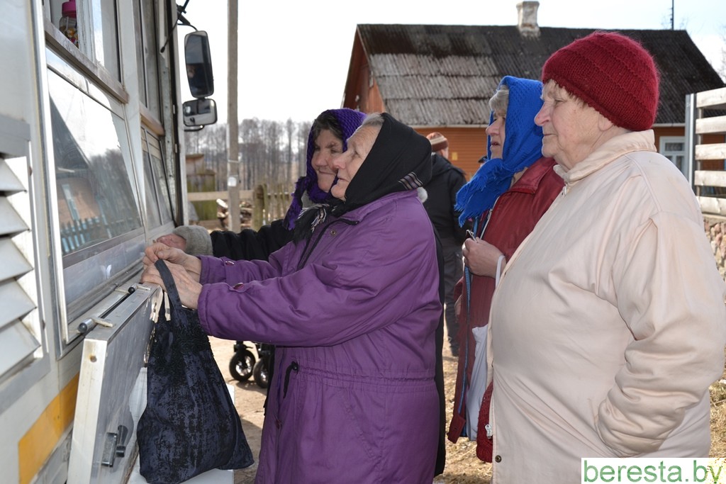 Шопинг по-деревенски. Корреспондент "Бераставіцкай газеты" разбирался с торговым обслуживанием в глубинке