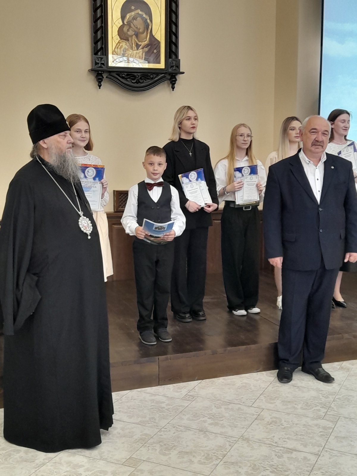 Берестовицкие школьники стали стипендиатами Белорусского фонда мира