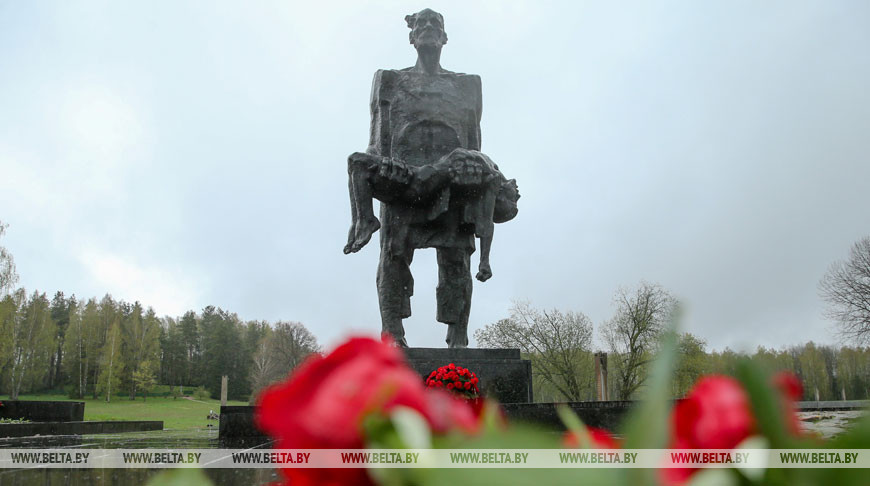 Статус Всебелорусской молодежной стройки присвоен объектам мемориального комплекса "Хатынь"
