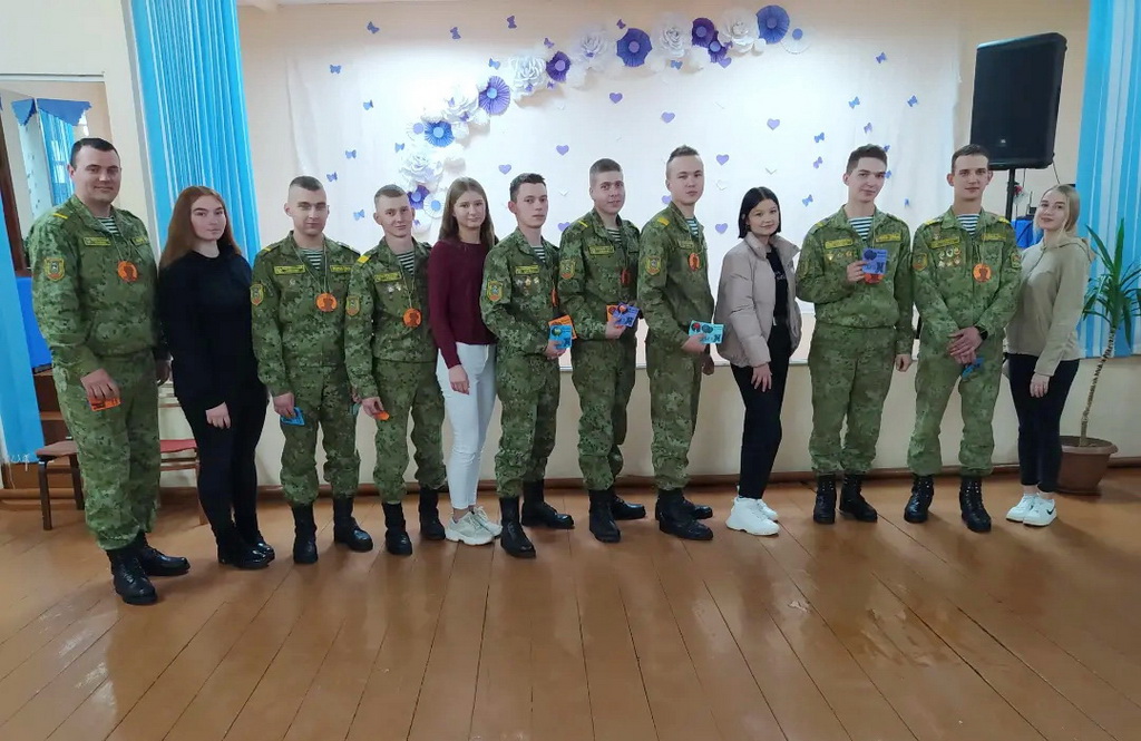 «Уезжают домой дембеля». В филиале по культурно-досуговой деятельности аг. Макаровцы состоялась игровая программа