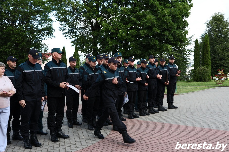 В Большой Берестовице состоялось торжественное мероприятие в честь Дня пожарной службы