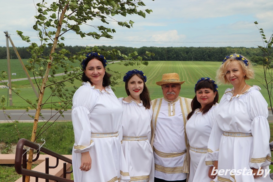 Страродворецкая Семуха гудит на всю околицу