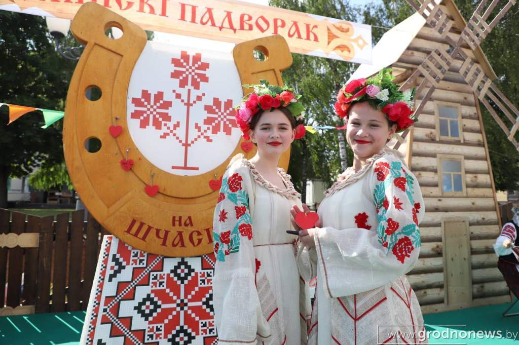 Фотофакт: Яркие моменты первого дня XIV Республиканского фестиваля национальных культур