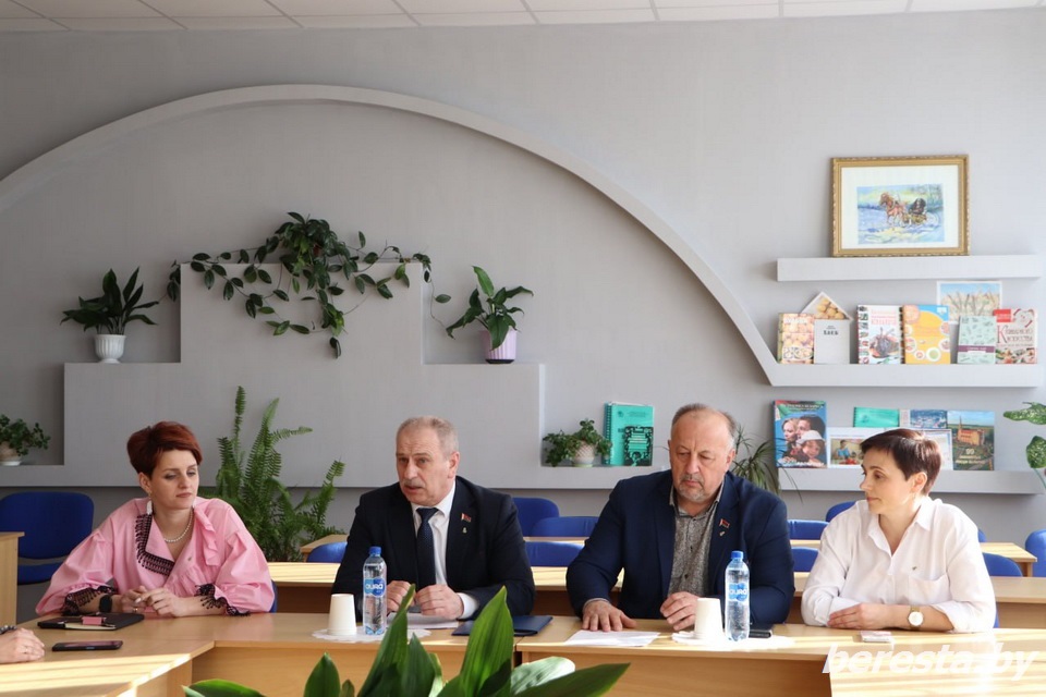 В Большой Берестовице состоялось первое заседание общественно-политического центра партии «Белая Русь»