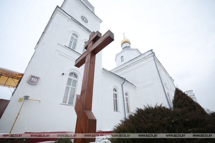 Лукашенко в Рождество посещает храм Николая Чудотворца в Логойске