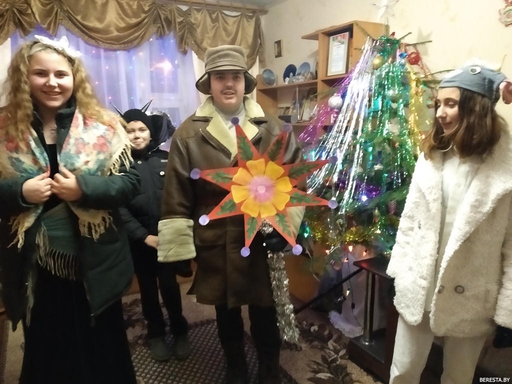 В агрогородке Кваторы Коляда заглянула в каждый дом