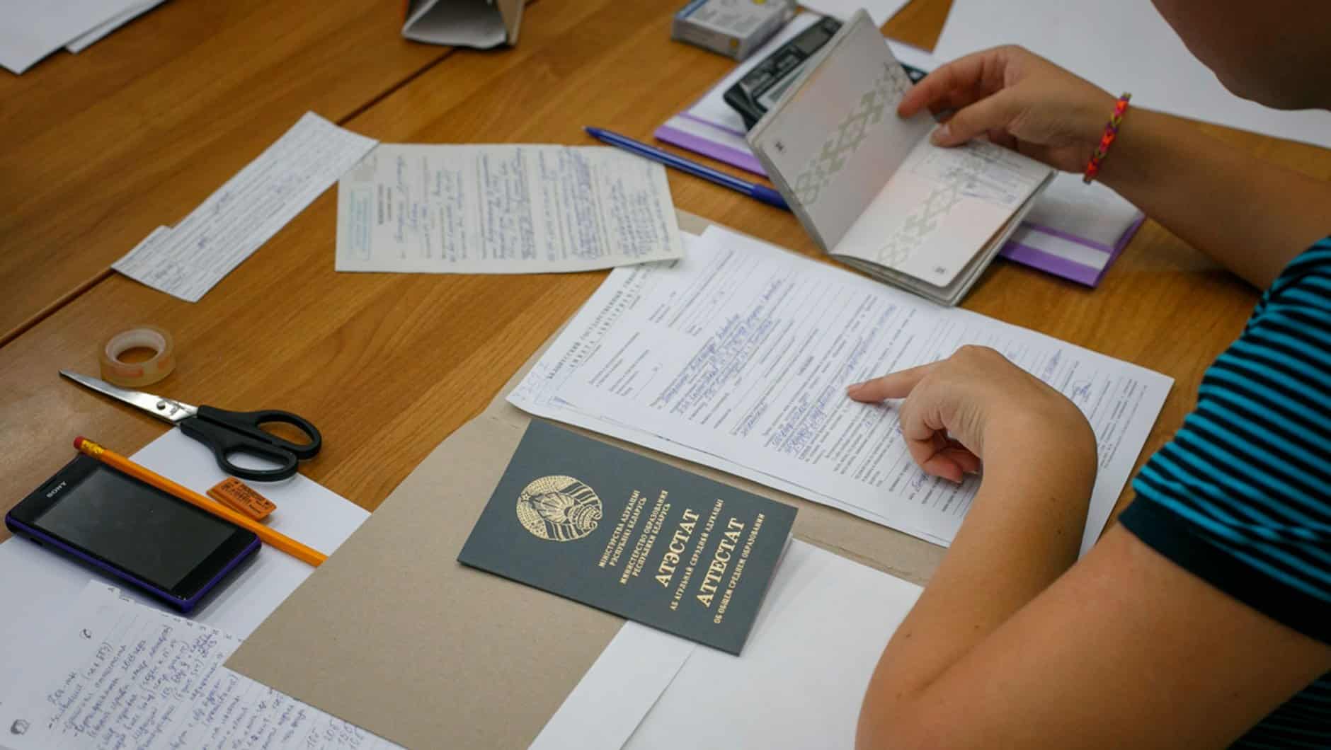 Минобразования рассказало о сроках и особенностях приема документов в вузы