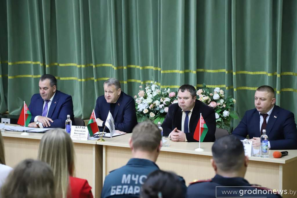 Константин Бурак встретился с коллективом филиала «Скидельская птицефабрика» ОАО «Агрокомбинат «Скидельский»