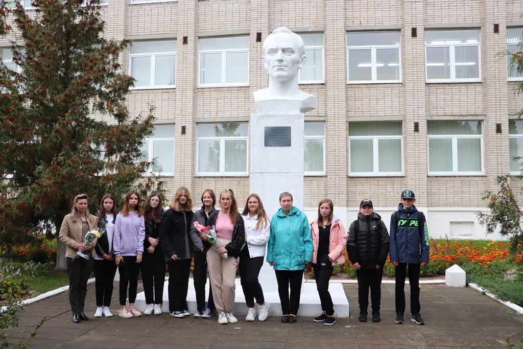 Его имя носит школа. В Большеберестовицкой средней школе прошло заседание клуба "Поиск", посвященное Сергею Притыцкому