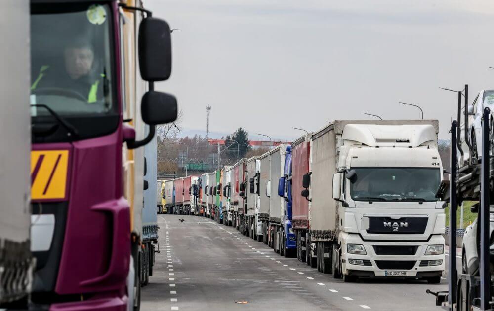 ГПК: За выходные дни в ЕС проследовало всего 39% фур от нормы