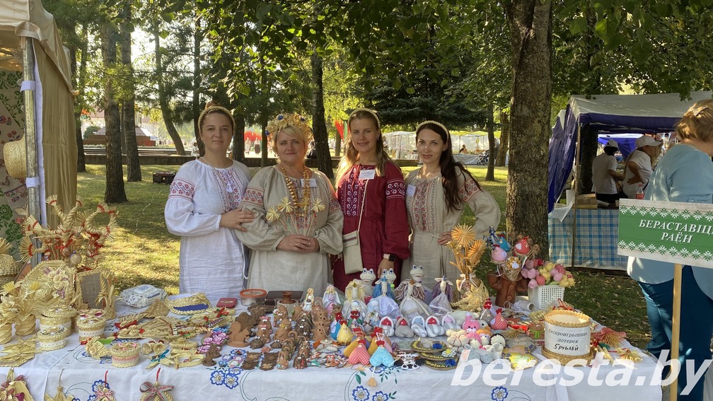 <strong>Представители Берестовитчины приняли участие в самобытном фестивале на праздновании 80-летия Гродненской области</strong>