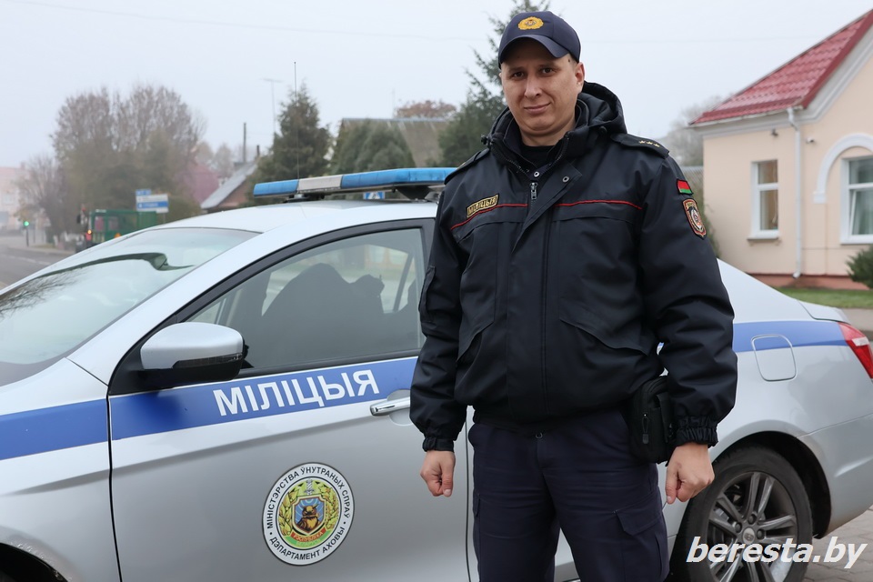 Наше спокойствие - в надежных руках милиционера группы задержания Свислочского отдела Департамента охраны Евгения Кардаша