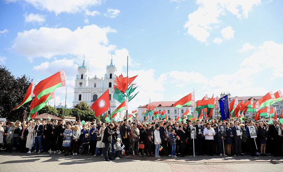 В Гродно прошел торжественный митинг в честь Дня народного единства (+видео)
