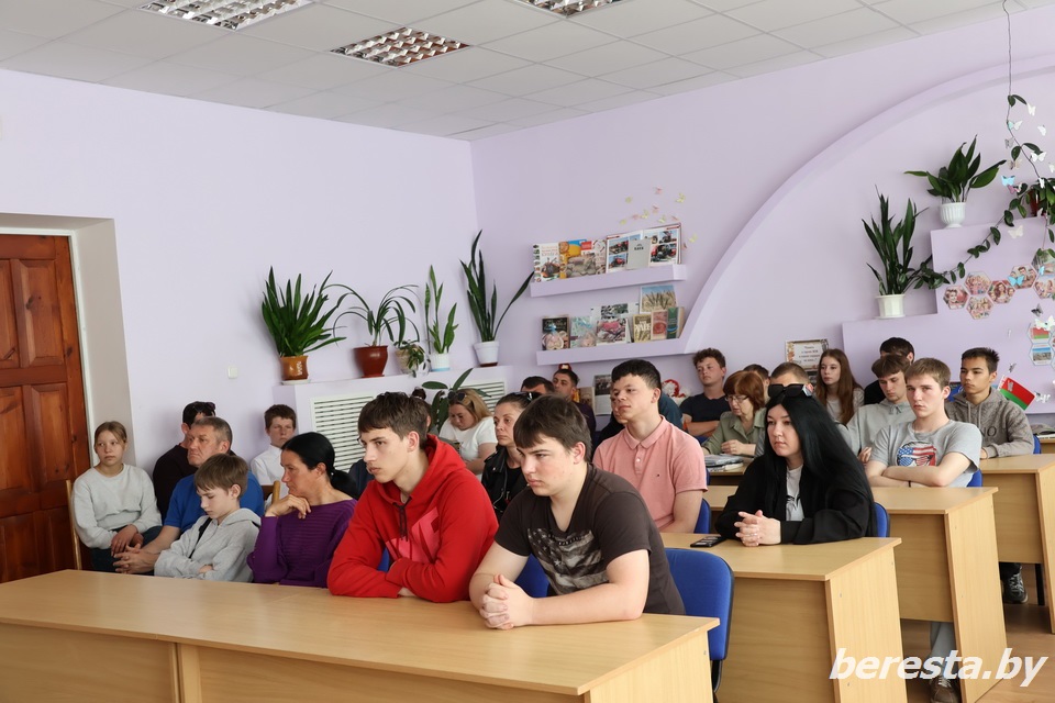 <strong>В Берестовицком колледже состоялось выездное заседание комиссии по делам несовершеннолетних</strong>