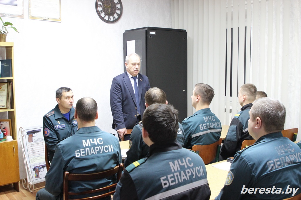 В Берестовицком районе продолжаются встречи представителей районной власти с трудовыми коллективами на тему предстоящих выборов