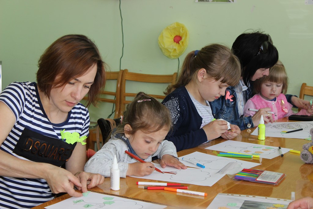 СЕМЬЯМИ ИГРАЛИ –  РОДОСЛОВНУЮ ВСПОМИНАЛИ