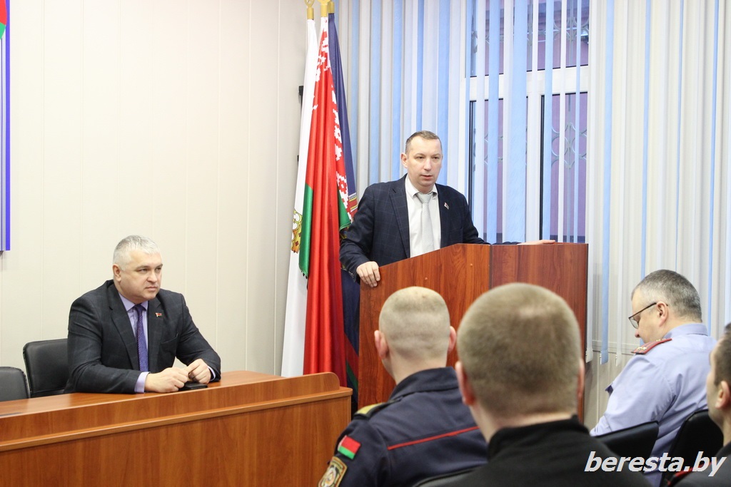 В Берестовицком районе продолжаются встречи представителей районной власти с трудовыми коллективами на тему предстоящих выборов