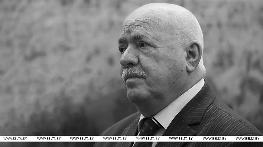 Александр Лукашенко направил соболезнование в связи со смертью народного писателя Николая Чергинца