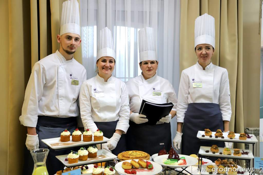 В Дятловском районе проходит открытый областной конкурс кулинарного и кондитерского искусства