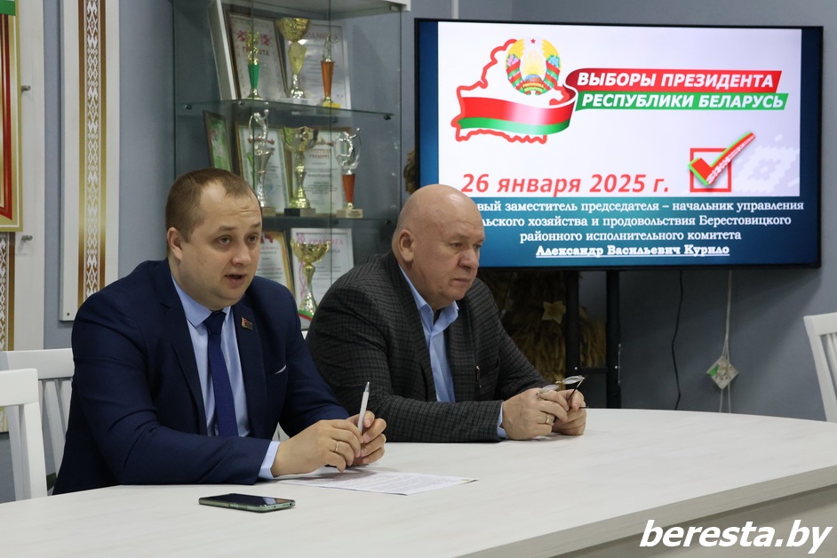 Фотофакт. Первый заместитель председателя Берестовицкого райисполкома Александр Курило встретился с трудовым коллективом КСУП «Воронецкий»