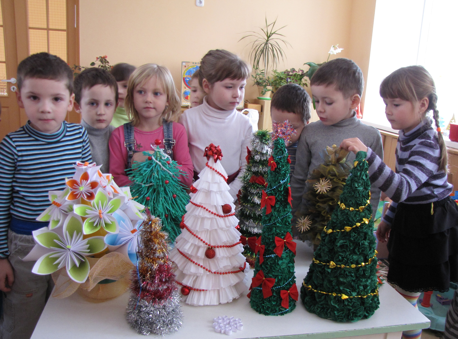 Конкурс па вырабу святочных ёлак праходзіў у Вялікабераставіцкім яслях-садзе