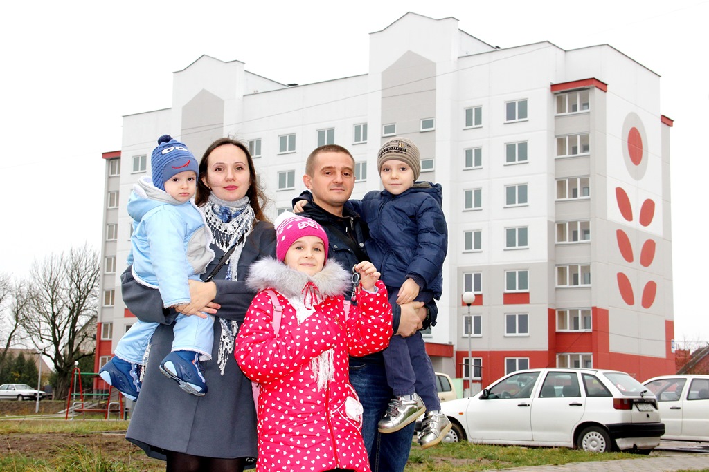 К празднику – ключи  от квартиры. В Берестовице введен в эксплуатацию 56-квартирный жилой дом