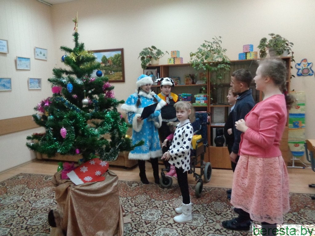 Чудеса на Рождество дарят учащиеся и педагоги Кваторского яслей-сада- базовой школы