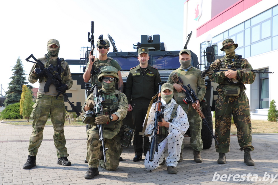В Берестовицком районном центре культуры и народного творчества состоялся единый день военно-профессиональной ориентации с учащейся молодежью Берестовитчины