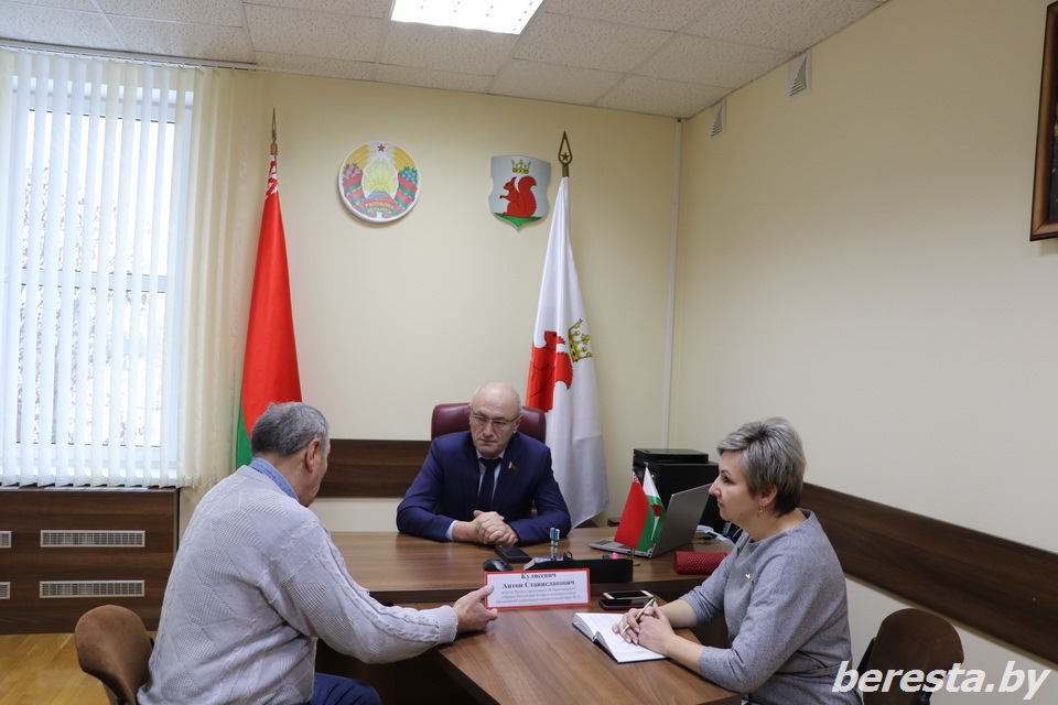 Депутат Палаты представителей Антон Кулисевич провел прием граждан в Берестовицком районном Совете депутатов