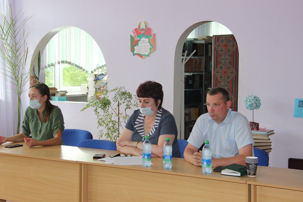 В центре внимания - вакцинация и безопасность