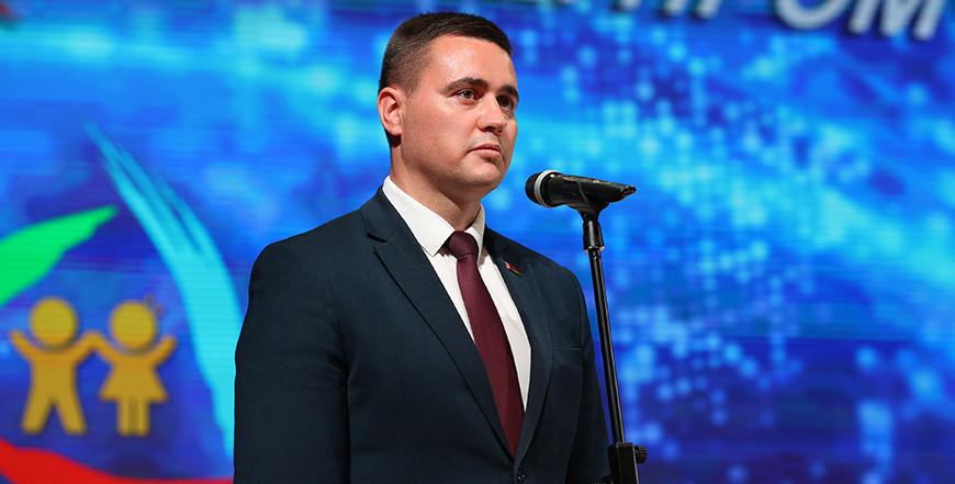 Андрей Иванец: Гродненская область уже выполнила требования по введению единых элементов школьной одежды