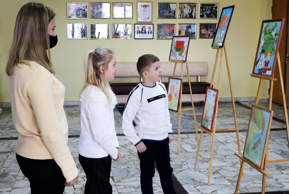 В Берестовицкой детской школе искусств организован конкурс рисунков «Конституция глазами детей»