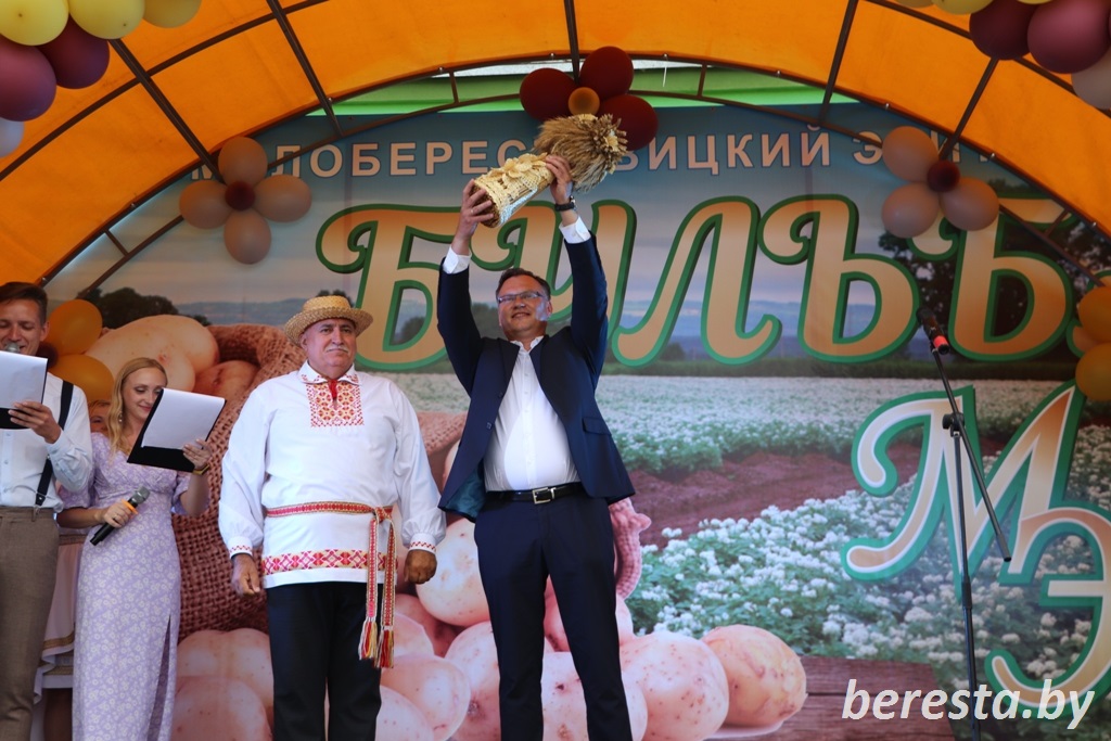 Свята бульбы і хлеба. У Малой Бераставіцы прайшоў “Бульба – МЭБ”
