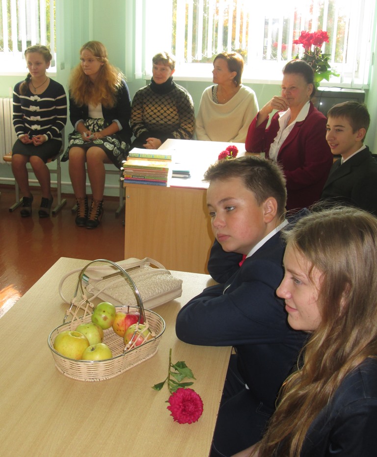 Праздничный День  самоуправления в Стародворецкой школе