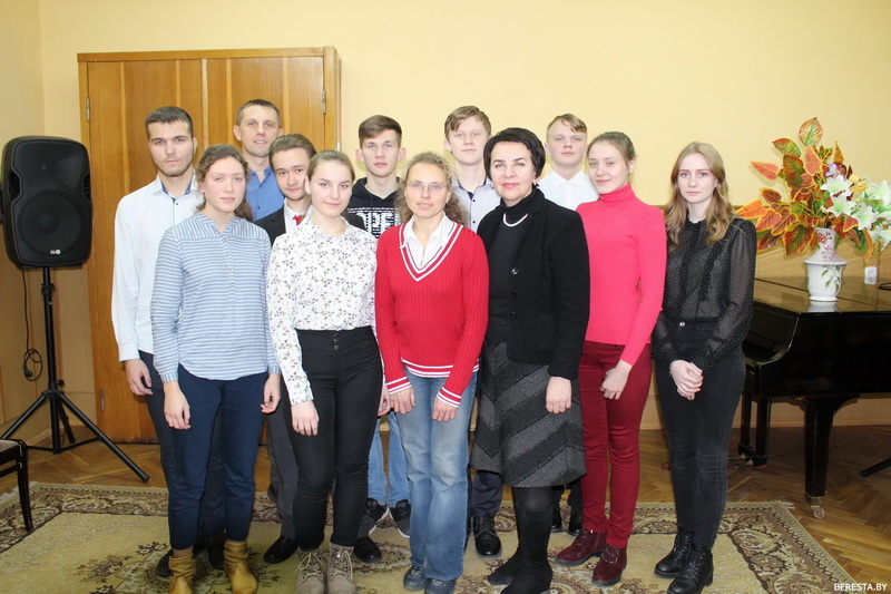 В Берестовицкой детской школе искусств выступили учащиеся Гродненского музыкального колледжа