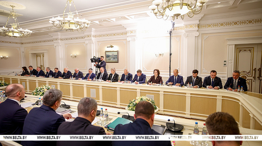 "Пока картина неоднозначная". Александр Лукашенко о работе экономики в 2025 году