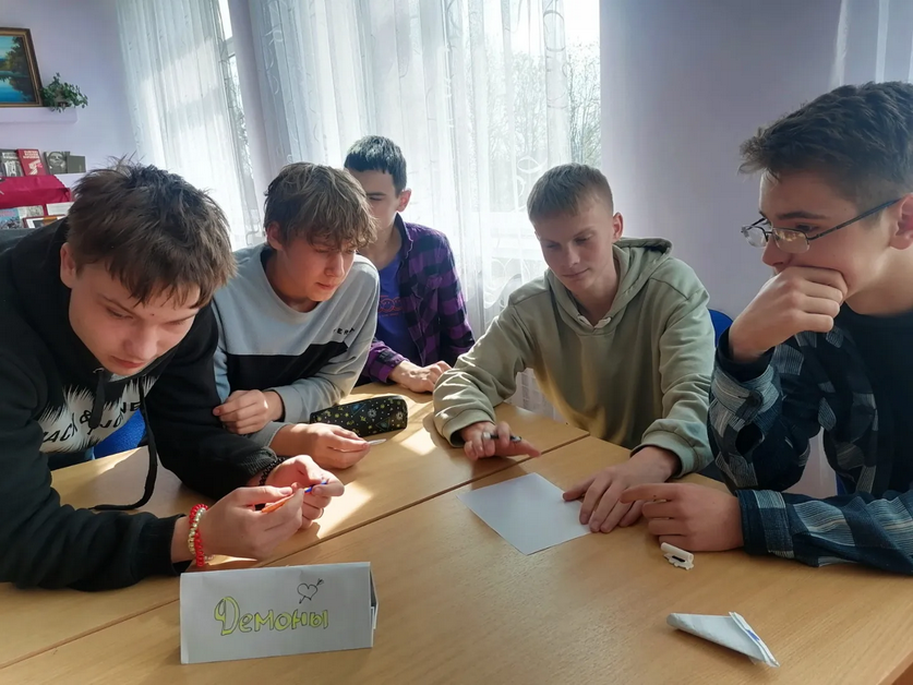 В Берестовицком колледже состоялось очередное заседание клуба любителей интеллектуальных игр «IQ Time»