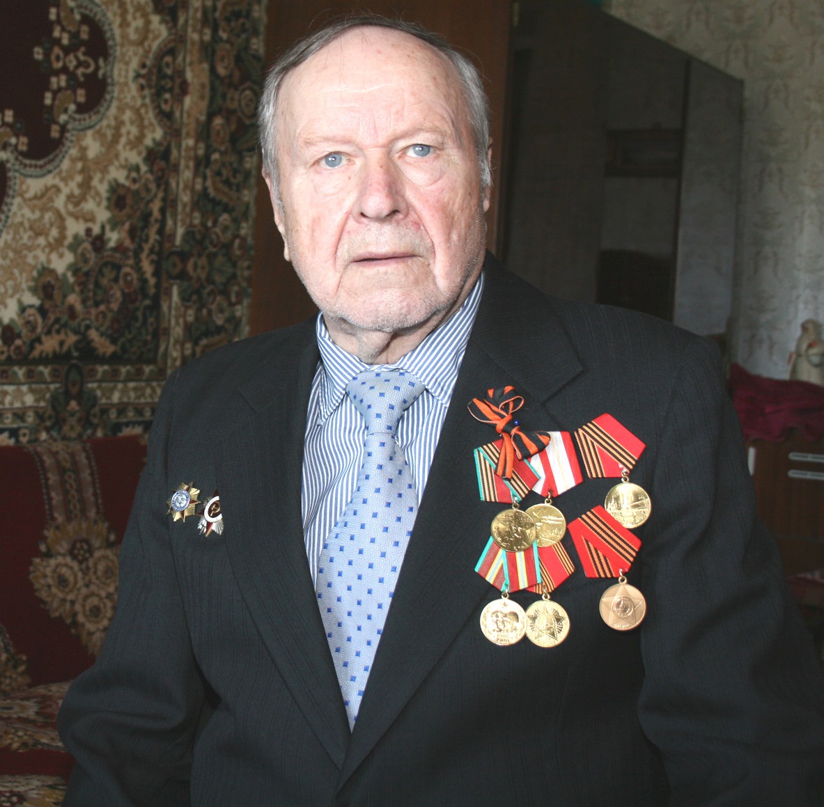 Вернулся с войны    с медалью «За отвагу»