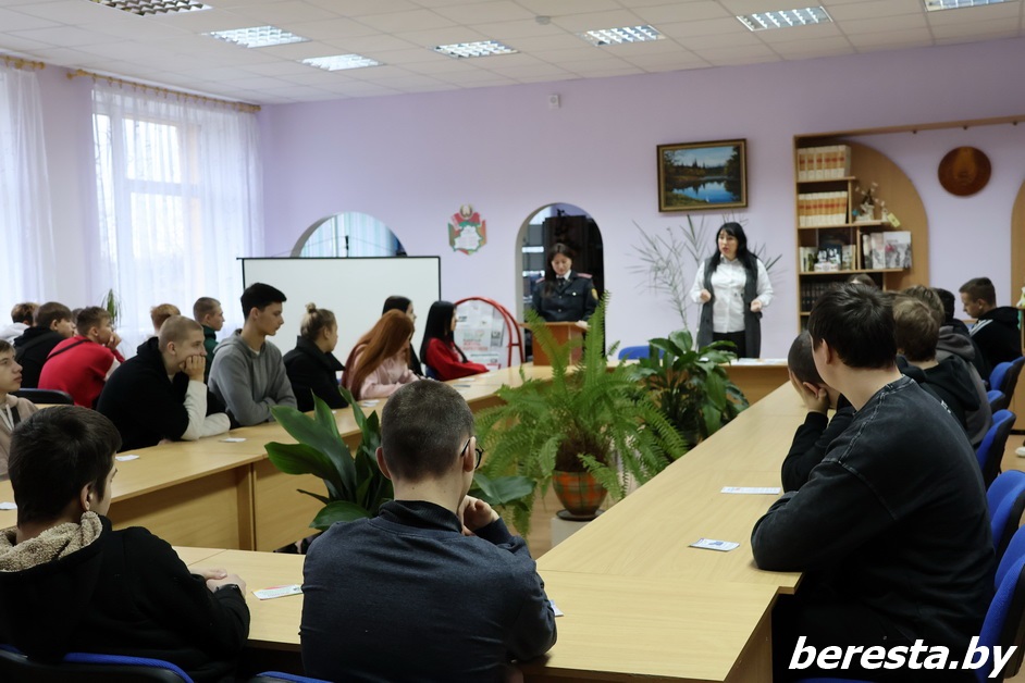 Антинаркотическая акция «Молодёжь против наркотиков. Мы выбираем жизнь» прошла в Большой Берестовице