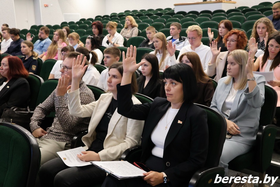 В Большой Берестовице прошла IX отчетно-выборная конференция районной организации ОО «БРСМ»