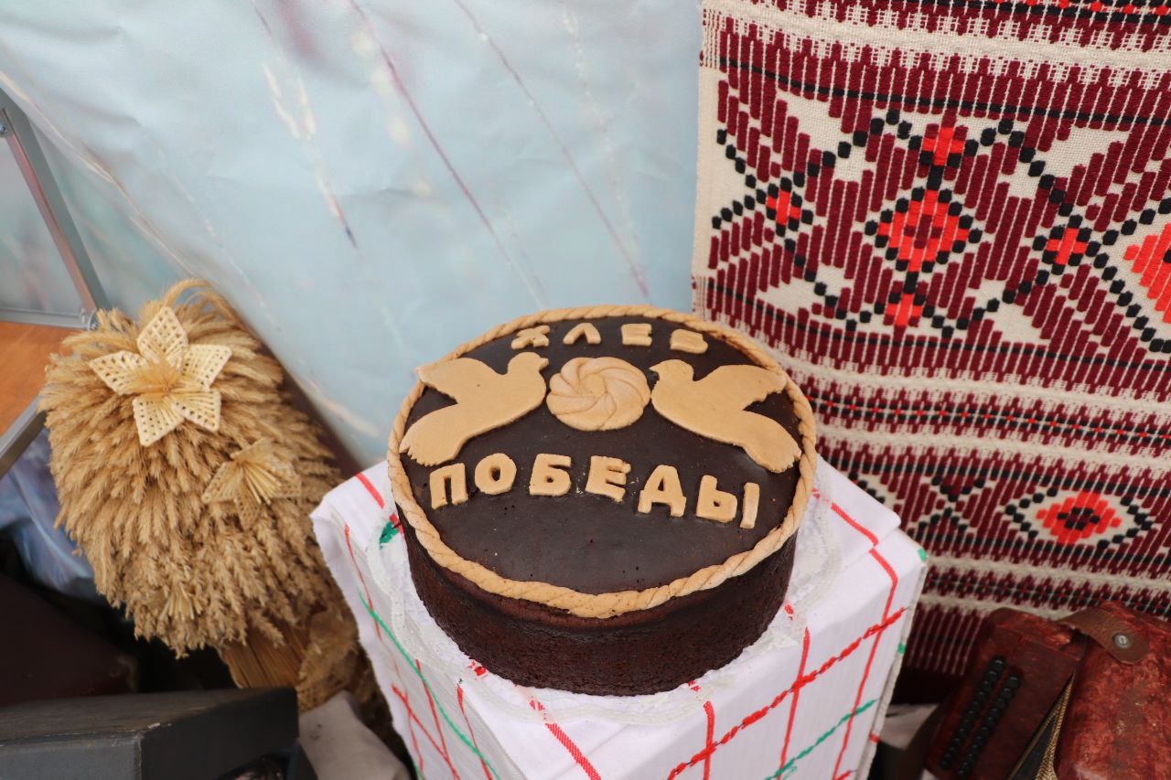 На областных "Дажынках" в Мостах Музей Белки презентовал передвижную экспозицию «Ад хлеба вайны - да хлеба Перамогі»